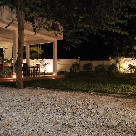 Sounds Of Nature Mini Hotel Mirissa Exterior foto