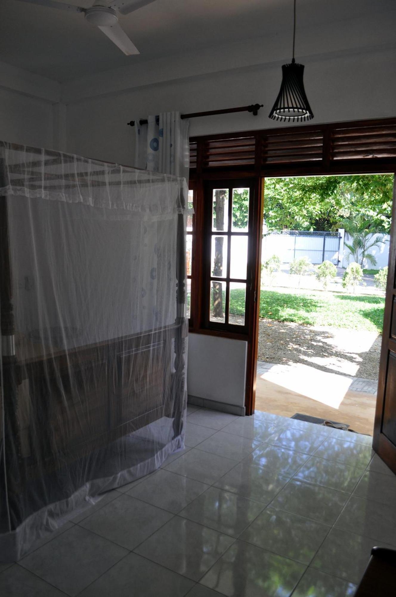 Sounds Of Nature Mini Hotel Mirissa Quarto foto