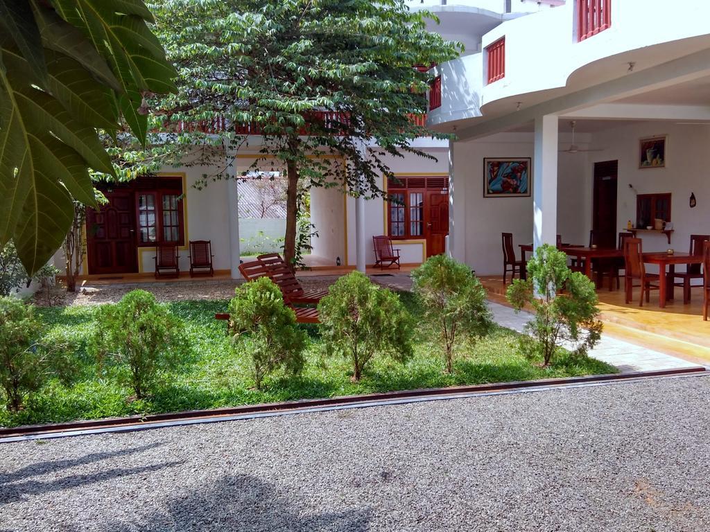 Sounds Of Nature Mini Hotel Mirissa Exterior foto